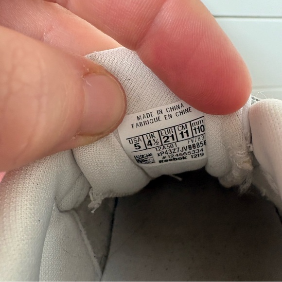 Reebok Royal CL Jog 2 KC Girls Toddler Sneaker Shoes 5c White Rainbow Velcro - Picture 6 of 8